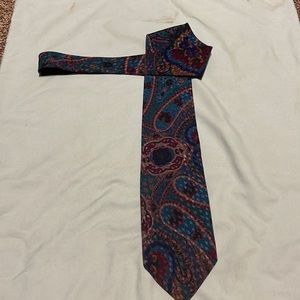 aKm abstract silk tie